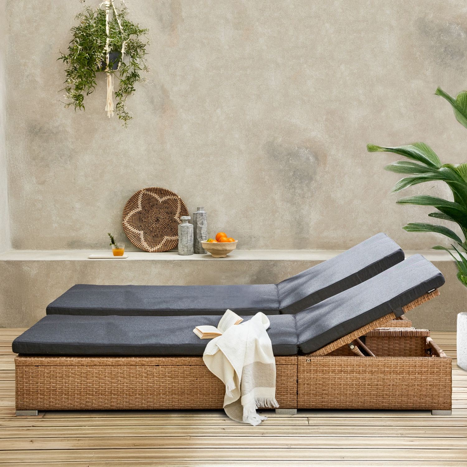 Lot de 2 bains de soleil résine tressée. coussins polyester gris. multi positions