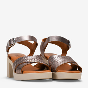 Sandalias de piel trenzadas metalizadas con tacón