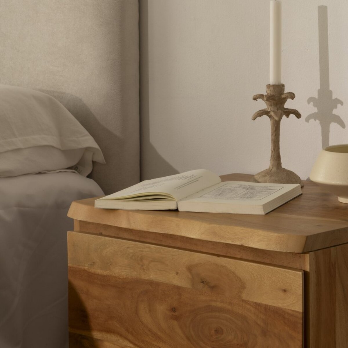 Table de chevet Livenza -bois massif d'acacia-couleur acacia 55 x 60 x 45 cm
