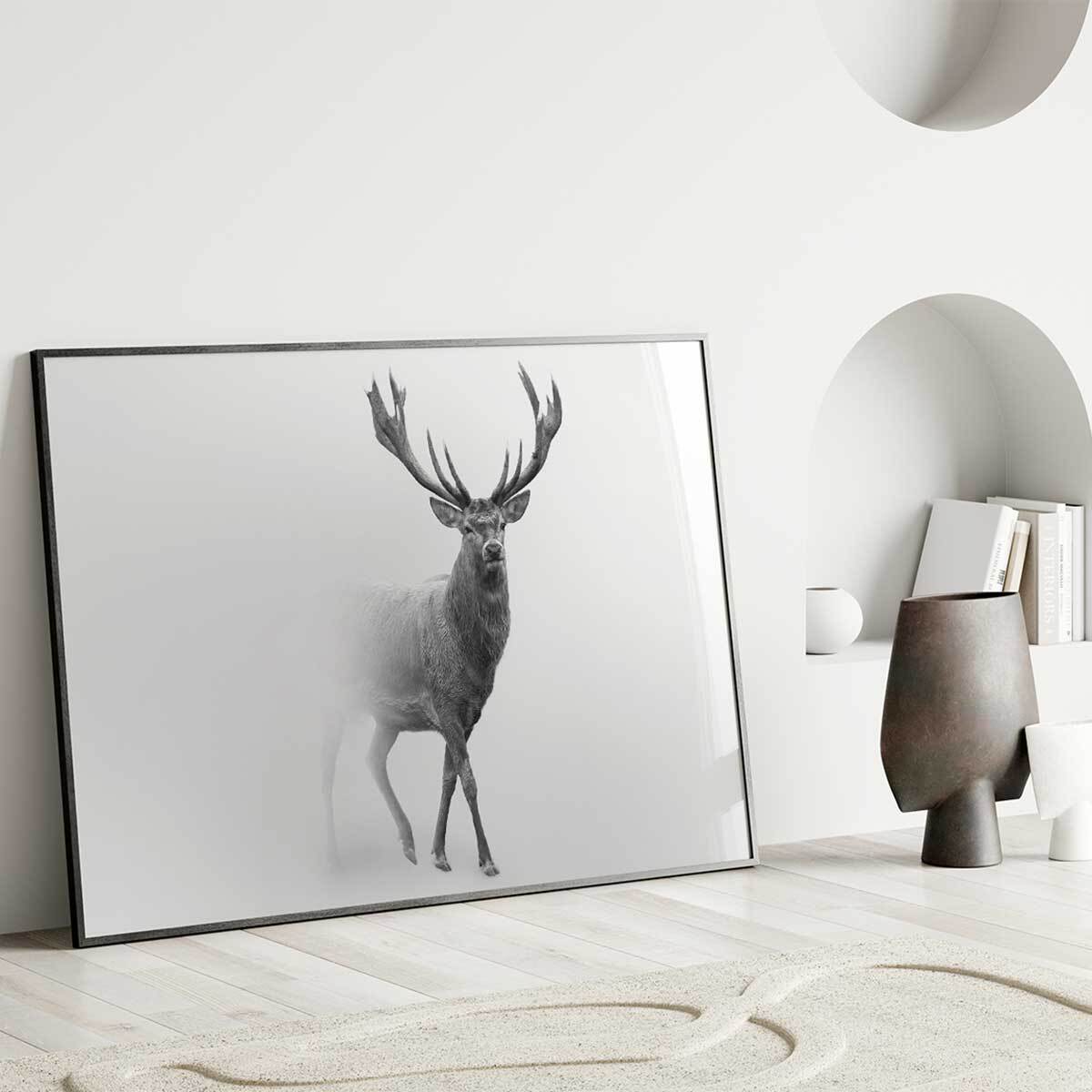 Affiche encadrée cerf en noir et blanc dans la brume Affiche + cadre en métal - Noir