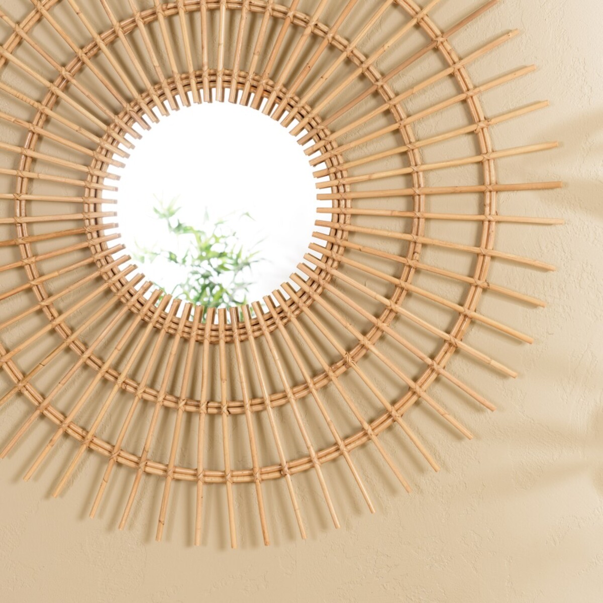 KALLY - Miroir rond 100cm modèle soleil en rotin couleur brun miel