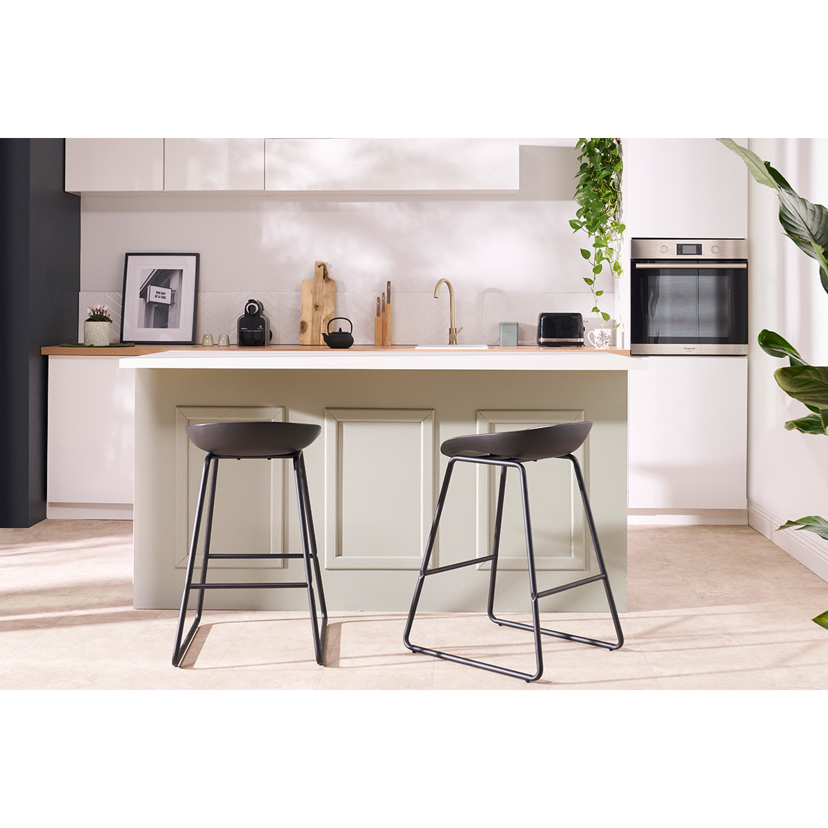 Tabourets de bar design noirs H65 cm (lot de 2) PEBBLE