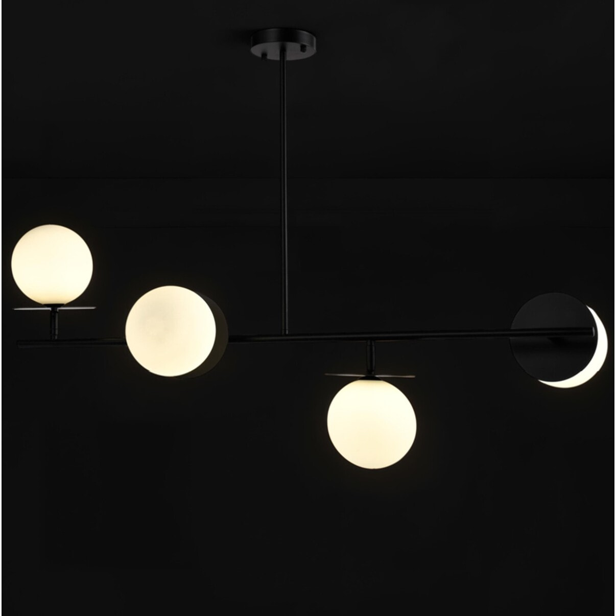 Lustre Tomasucci SLEEK, verre blanc mat et acier noir mat, 4 lumières, 106 × 45 × 123 cm