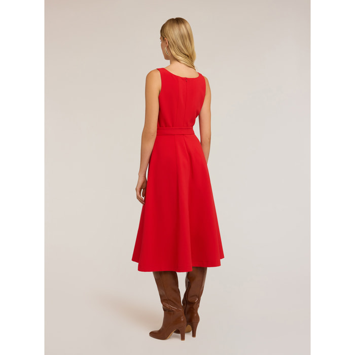 Motivi - Vestido acampanado con pasador metálico - Rojo