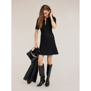 Motivi - Vestido camisero de punto fino con falda plisada - Negro