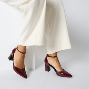 Décolleté open shank bordeaux con tacco di 7,3 cm