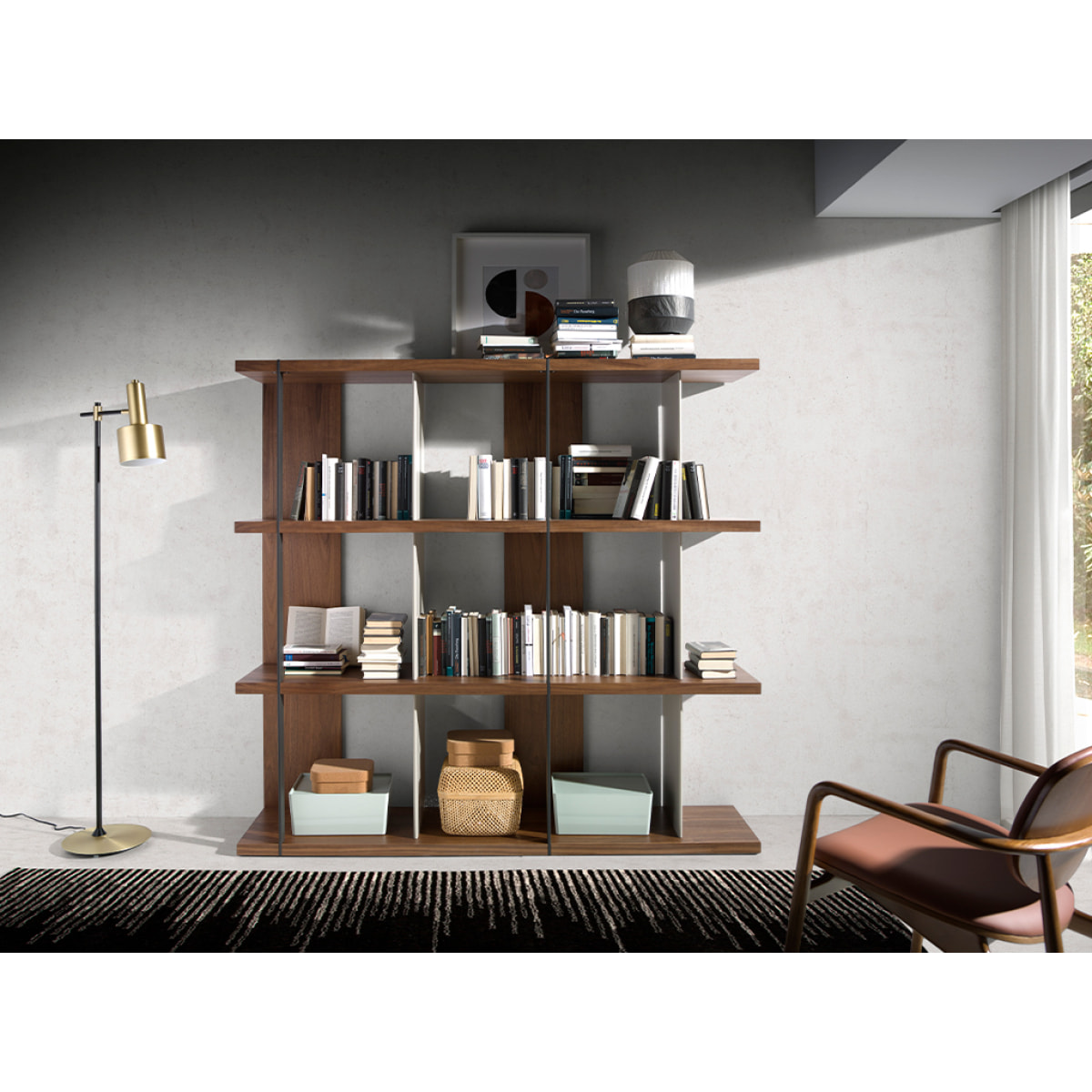 Estantería Angel Cerda madera chapada en nogal 180x40x170cm