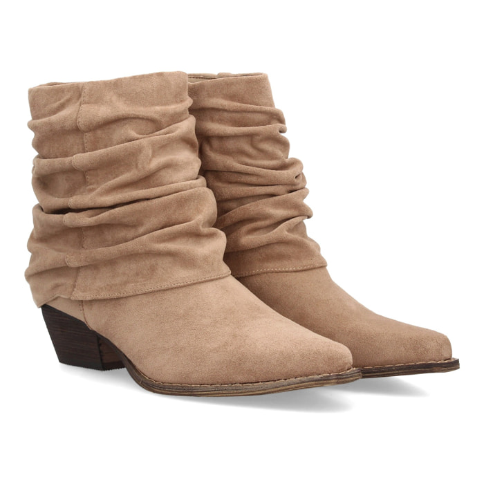 Botín cowboy fruncido con tacón bajo