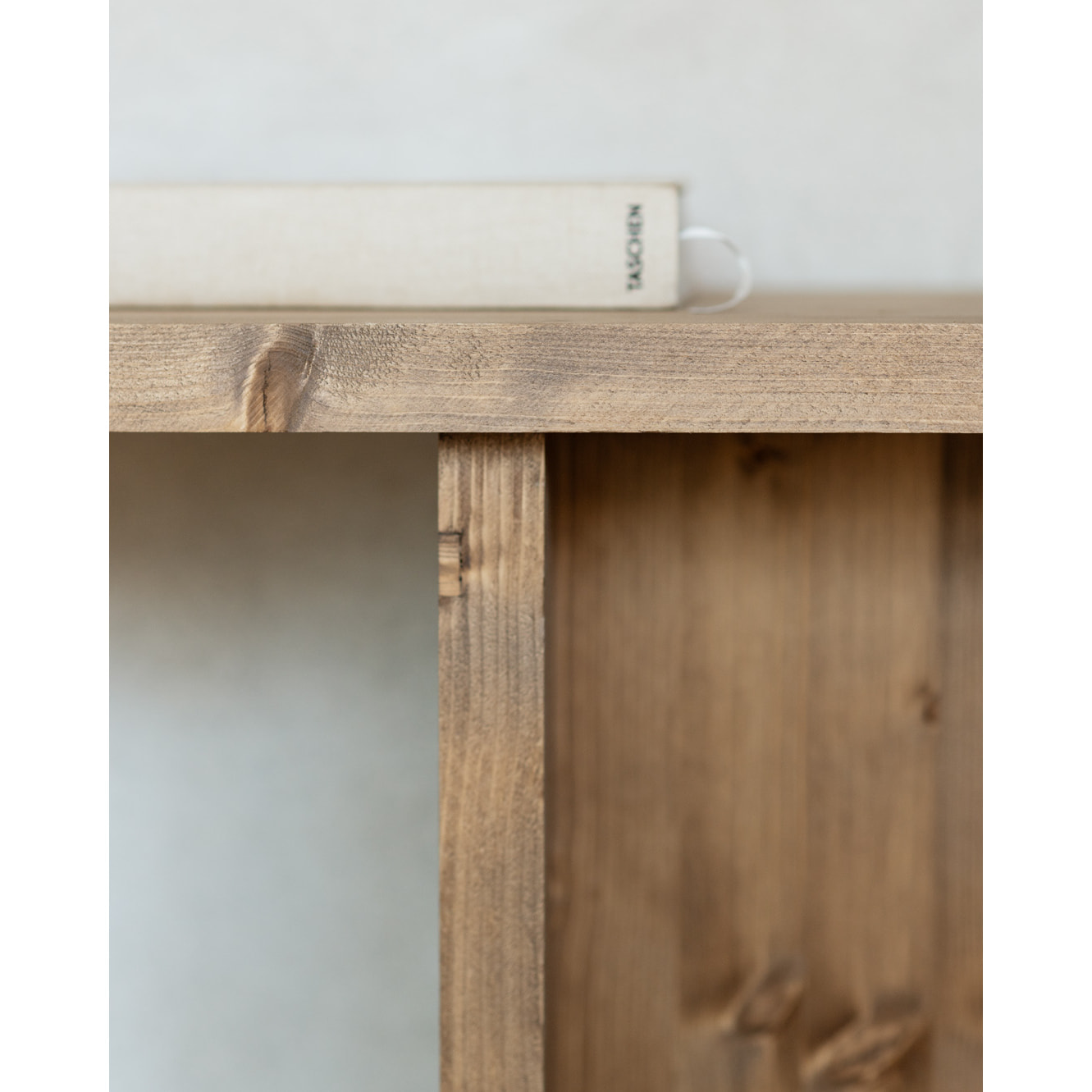 Console en bois massif ton chêne foncé de 120x80cm Hauteur: 35 Longueur: 120 Largeur: 80