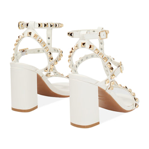 Sandalo donna bianco con borchie, tacco 8,5 cm