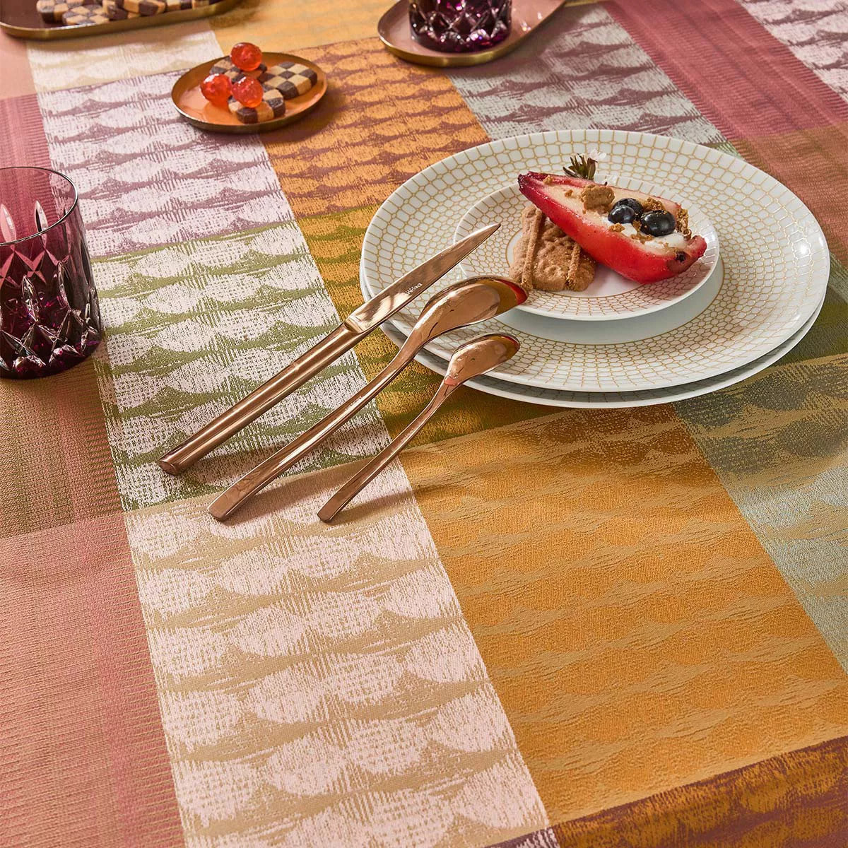 Chemin de table pur coton motif jacquard vert orange Mille halos prunus
