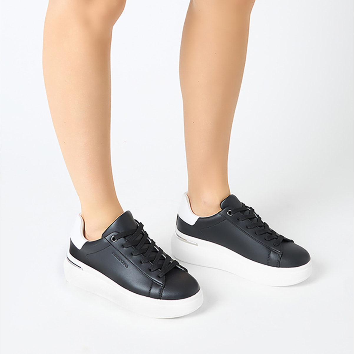 Sneakers donna nere