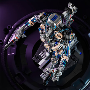 Maqueta 3D mecanizada de esqueleto con 692 piezas, equipada con luces y mecanismo de manivela que permite movimiento dinámico.