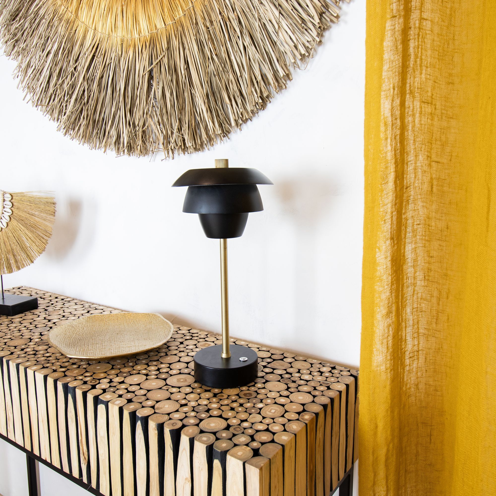Lampe à poser rechargeable en métal noir et doré  MOXY