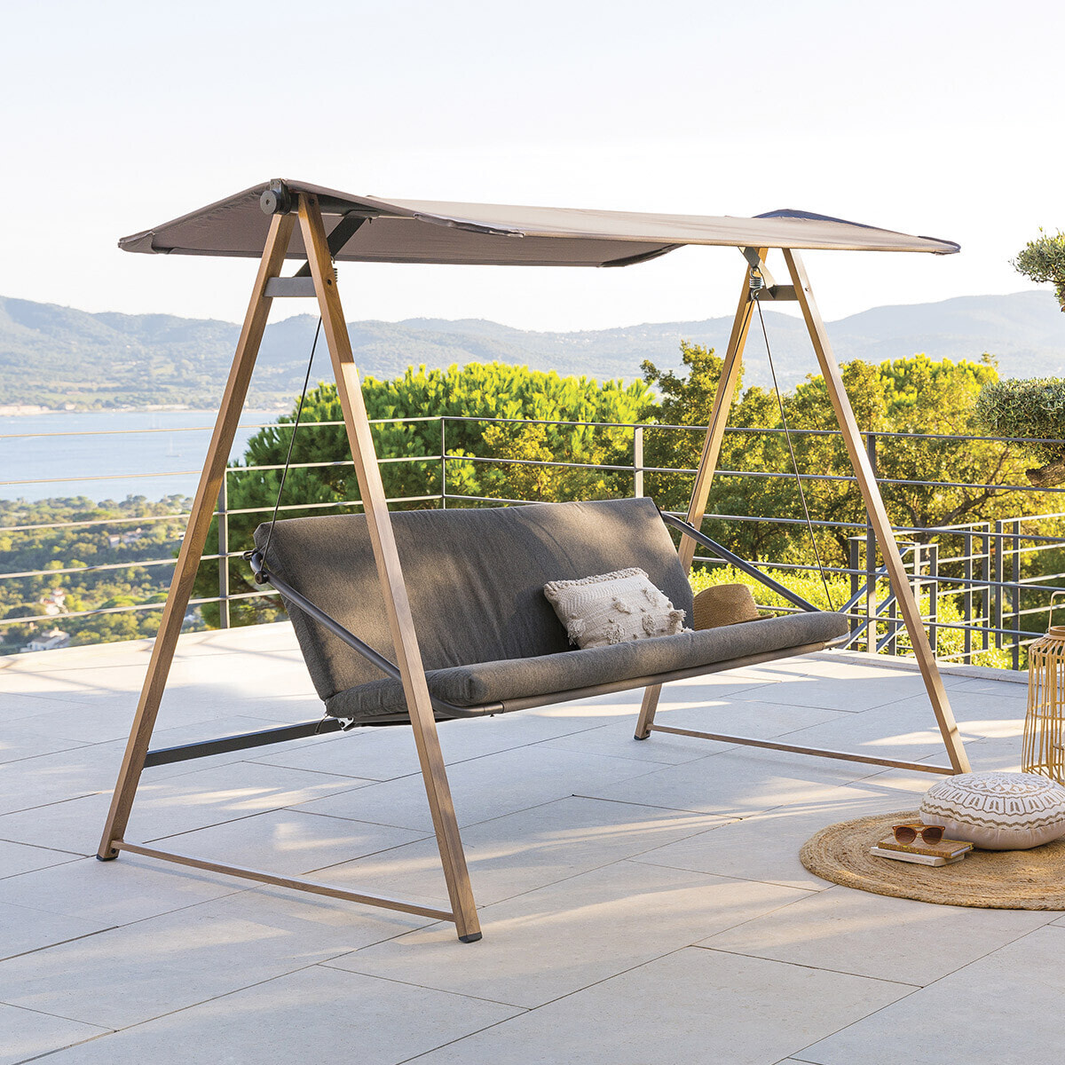 Balancelle de jardin "Soly" honey & charbon 224x135x173cm en acier