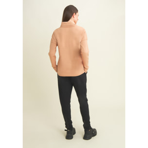 Tuta con collo risvoltabile e logo decorato da borchie