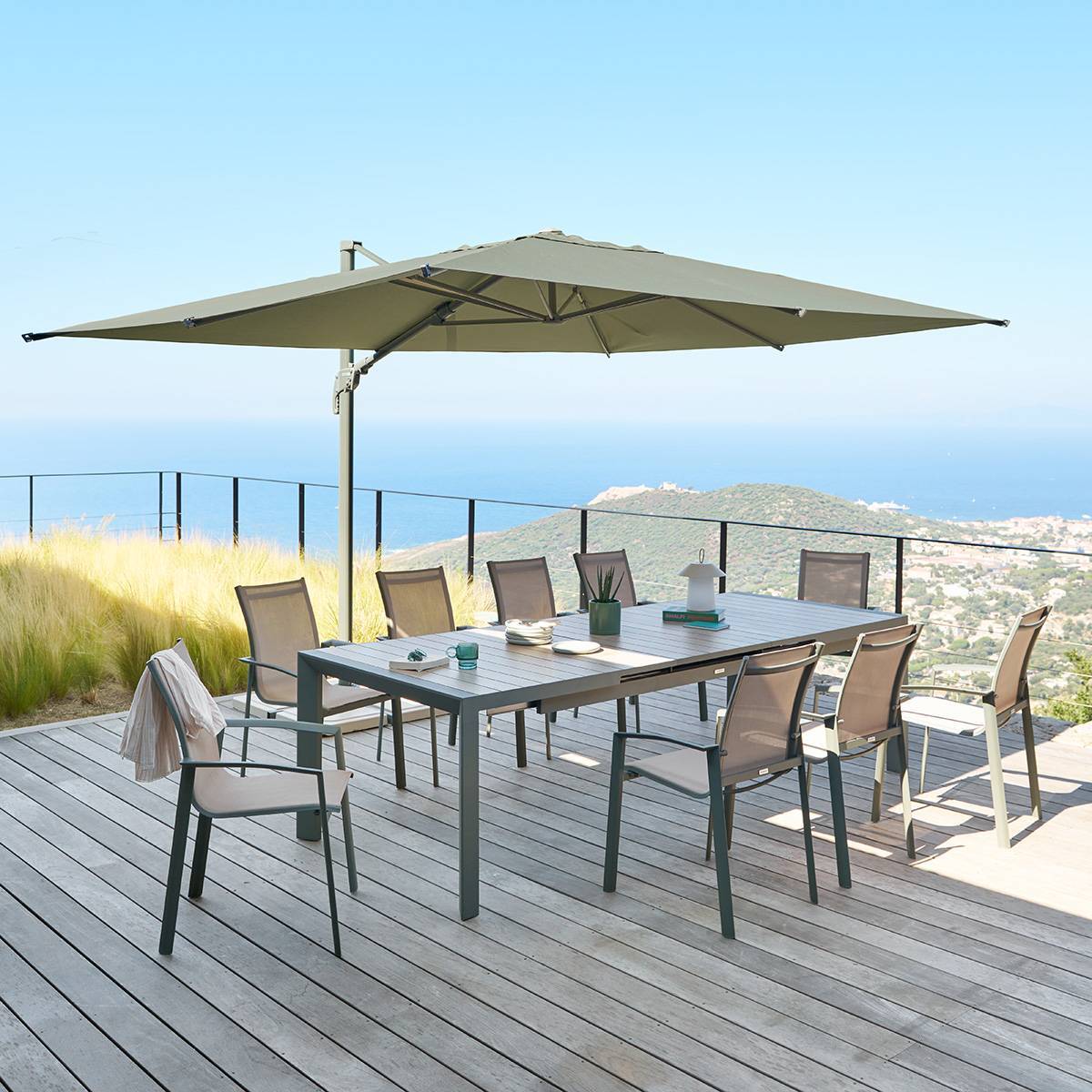 Parasol déporté rectangulaire inclinable Melhia 4x3 m vert laurier