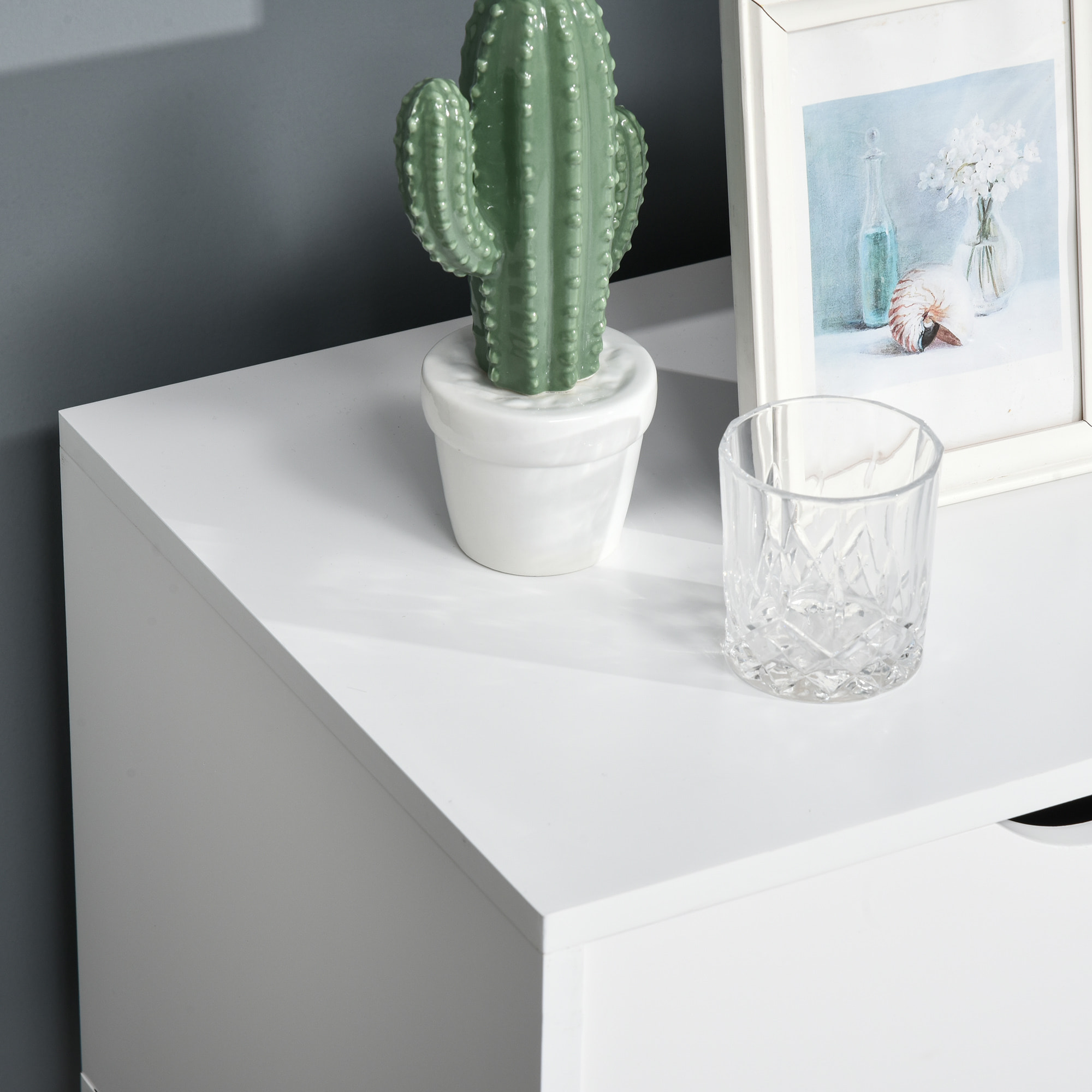 Meuble TV bas sur pied style scandinave 2 portes 2 niches passe-fils panneaux particules MDF blanc bois massif hévéa