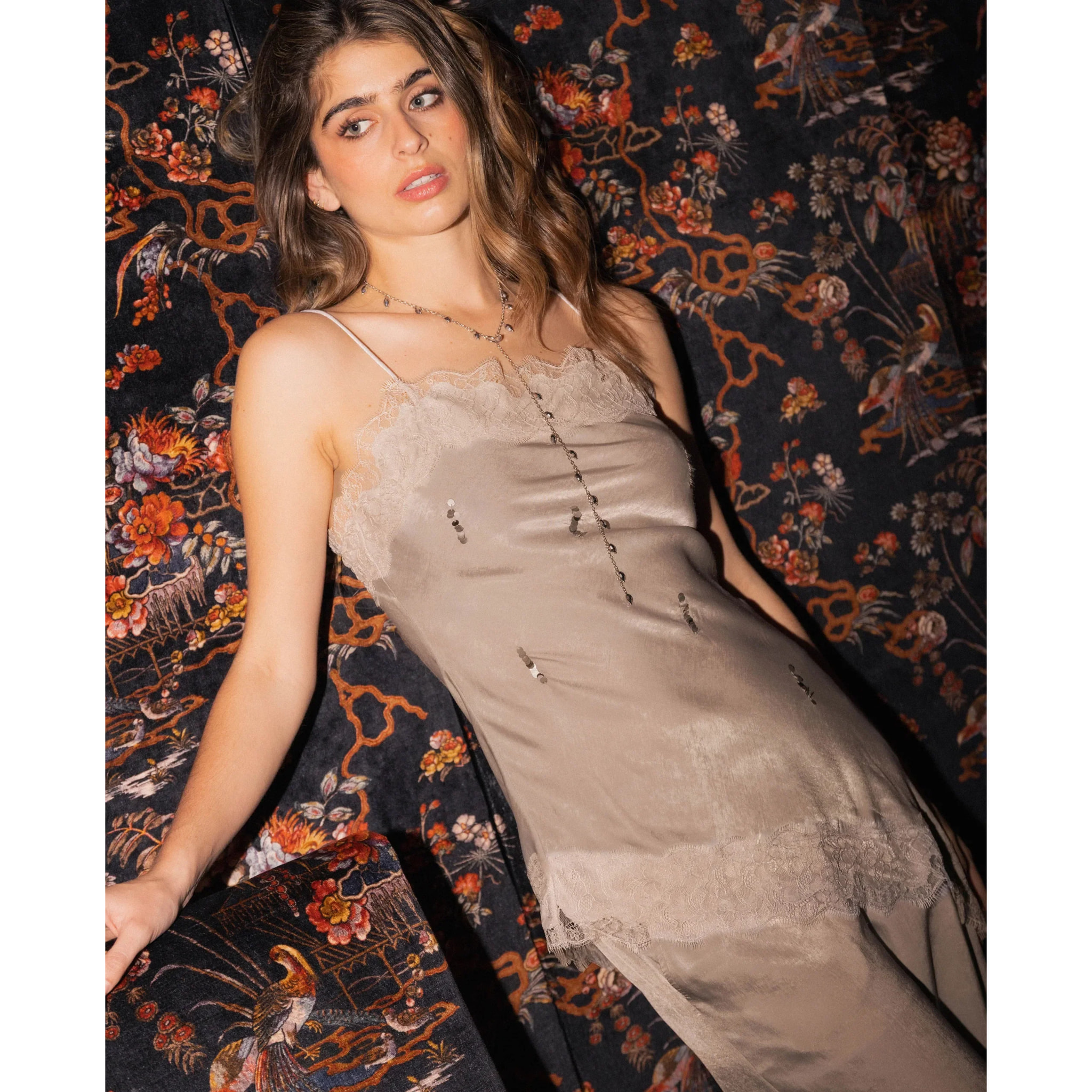 Top de mujer lencero con encaje y tirantes