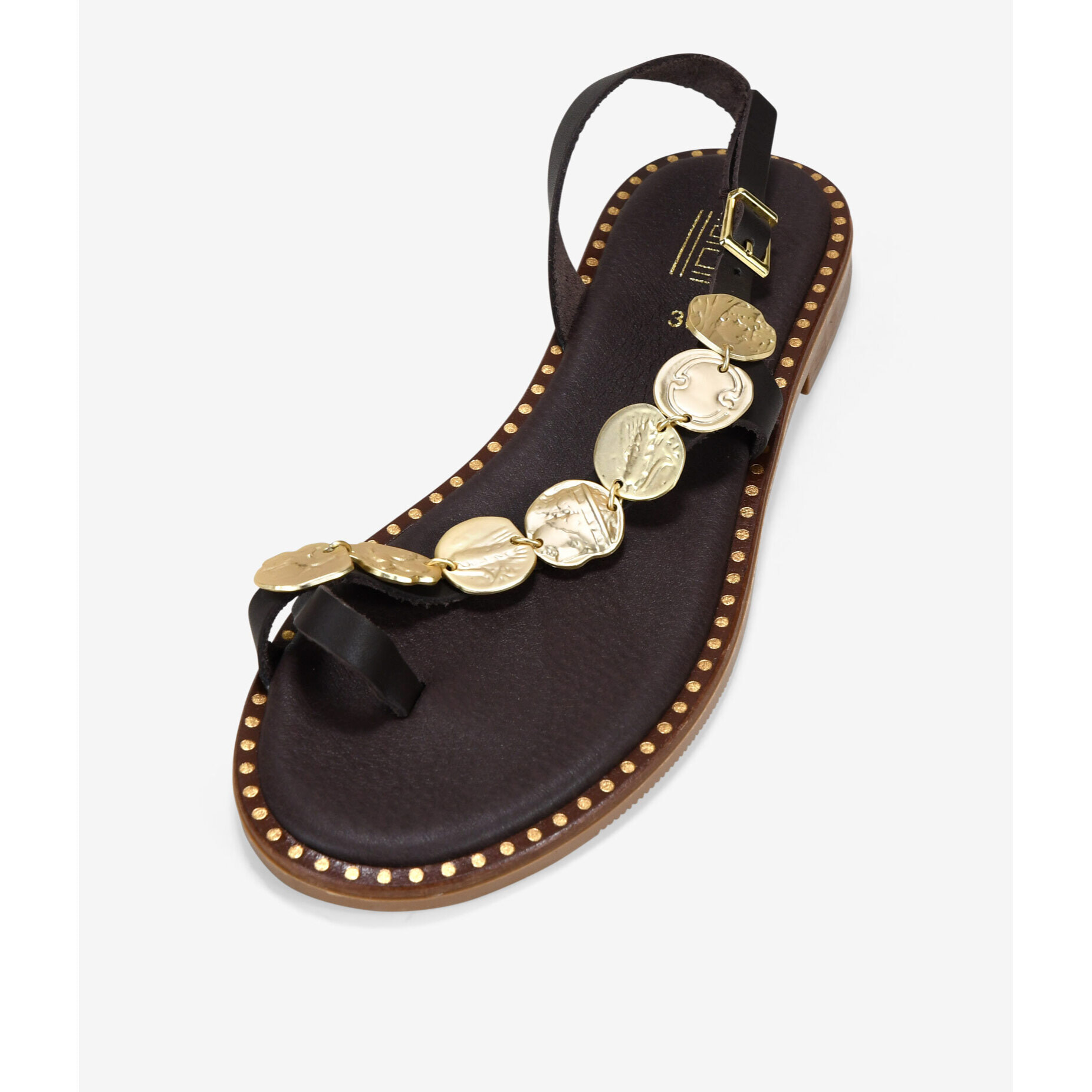 Sandalias de piel marrones con monedas metálicas