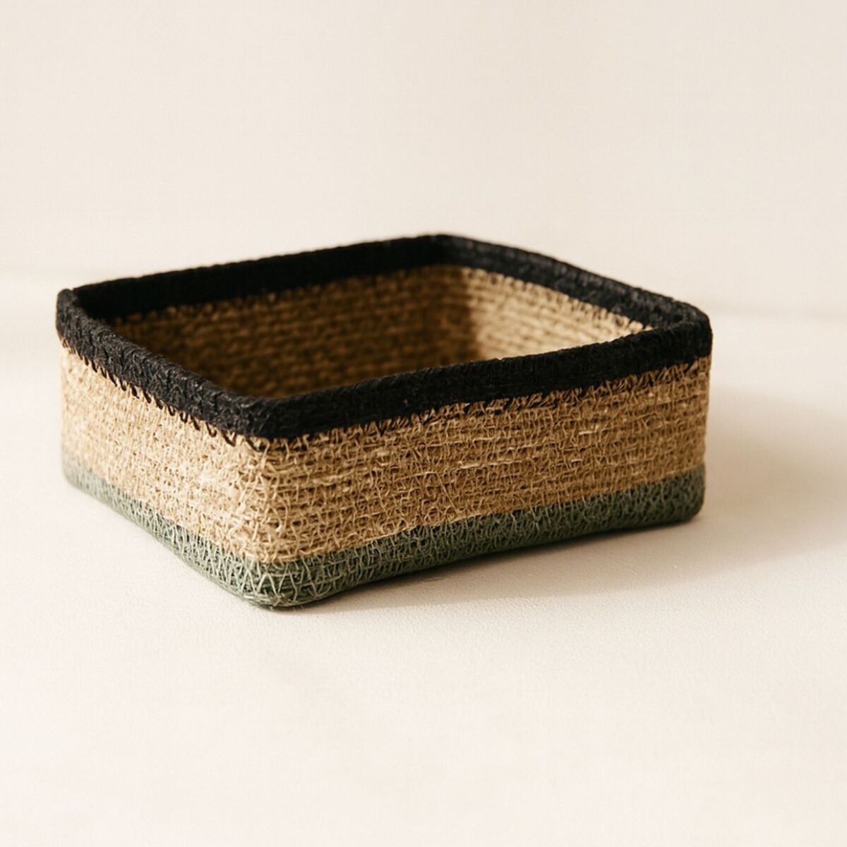 Panier carré en jonc de mer naturel et vert 18cm DUNE