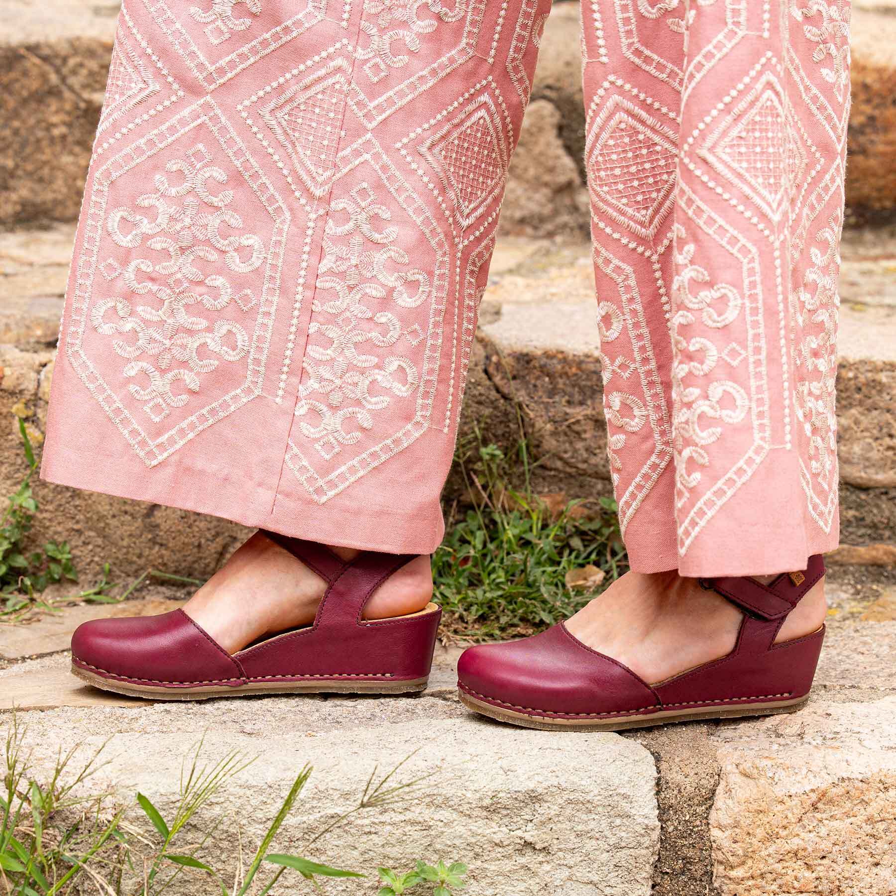 Sandalia de cuña N5850 SOFT NAPPA BURDEOS / PICUAL color Burdeos