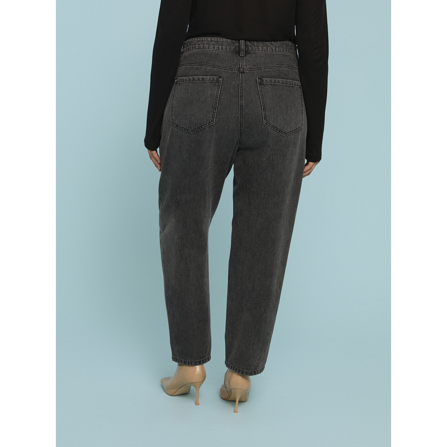 Fiorella Rubino - Jeans Mom Fit lavado oscuro - Gris