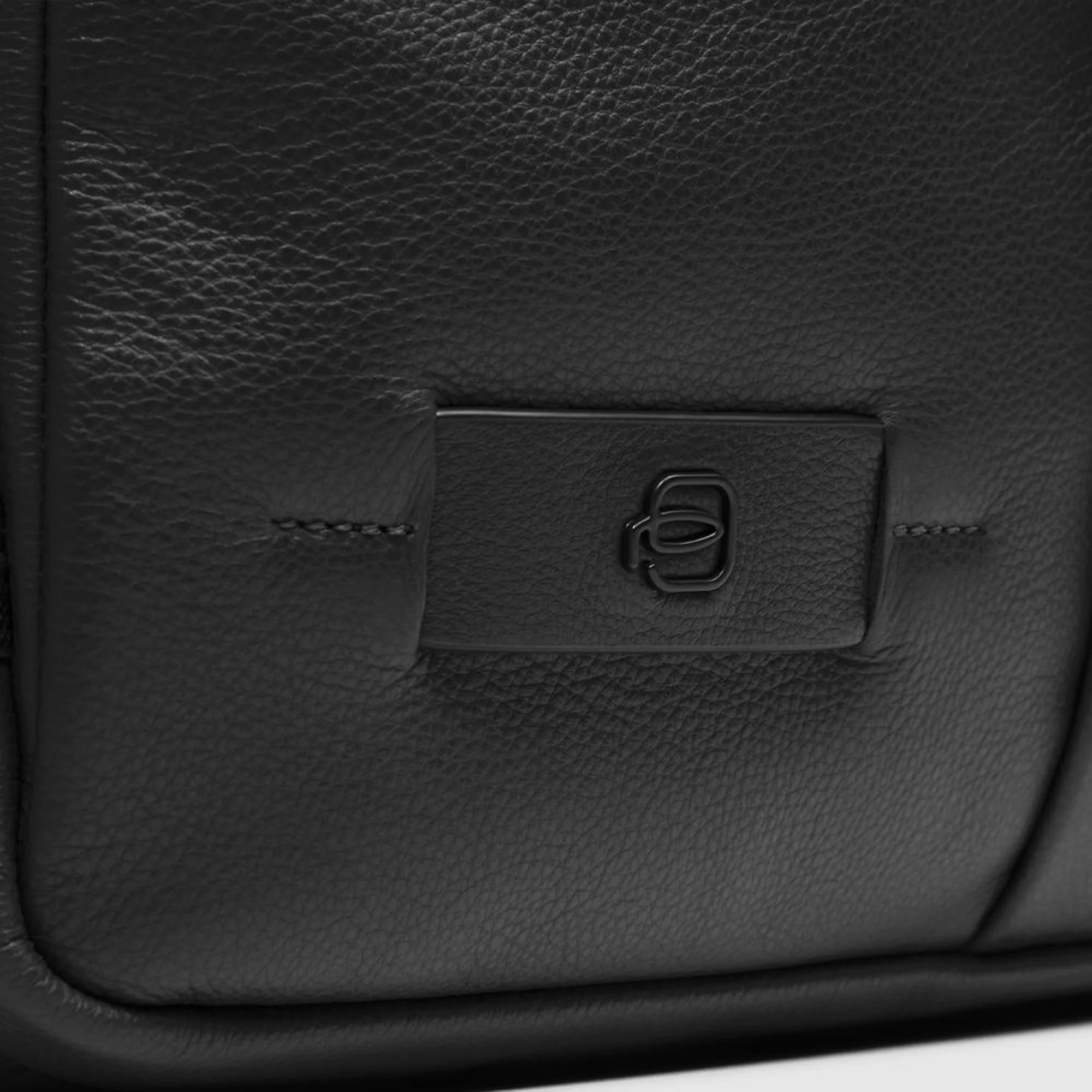 Piquadro Zaino porta pc e iPad® con tasca per Piquadro Smart Tracker, protezioni antiurto e RFID