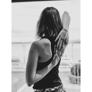 CAMISETA RUNNING MUJER SIN MANGAS BLUEBALL EN NEGRO CON LOGO BLANCO