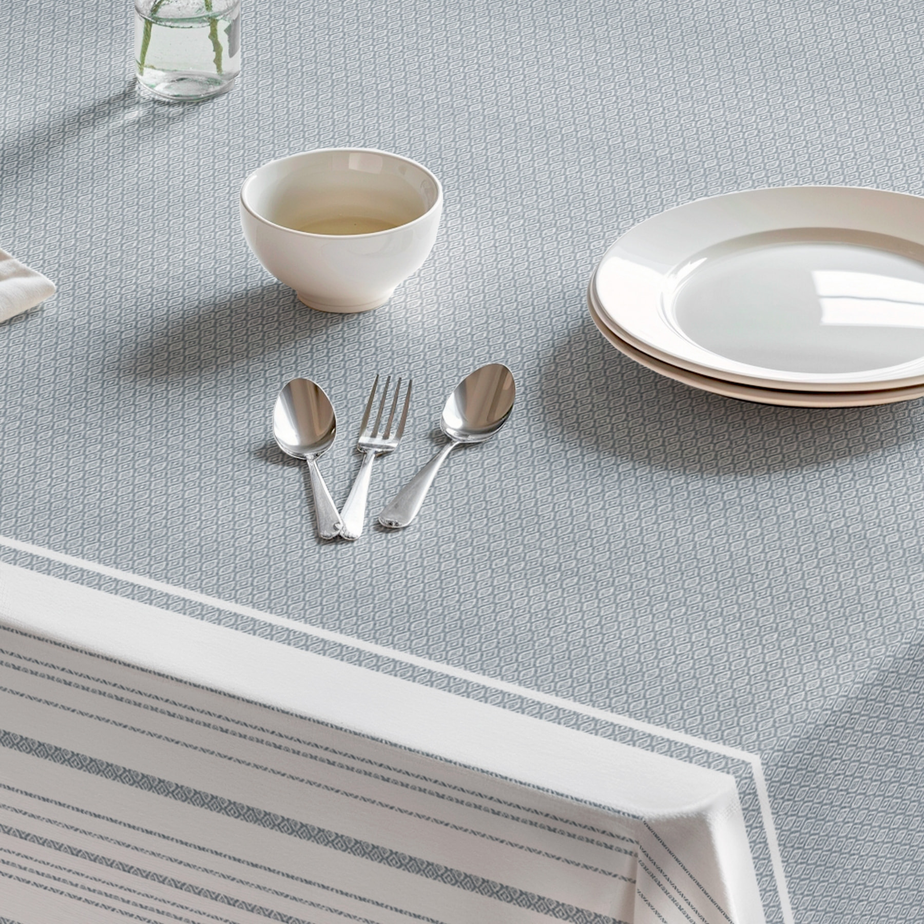 Nappe imprimée anti-tâches EDEN BLEU