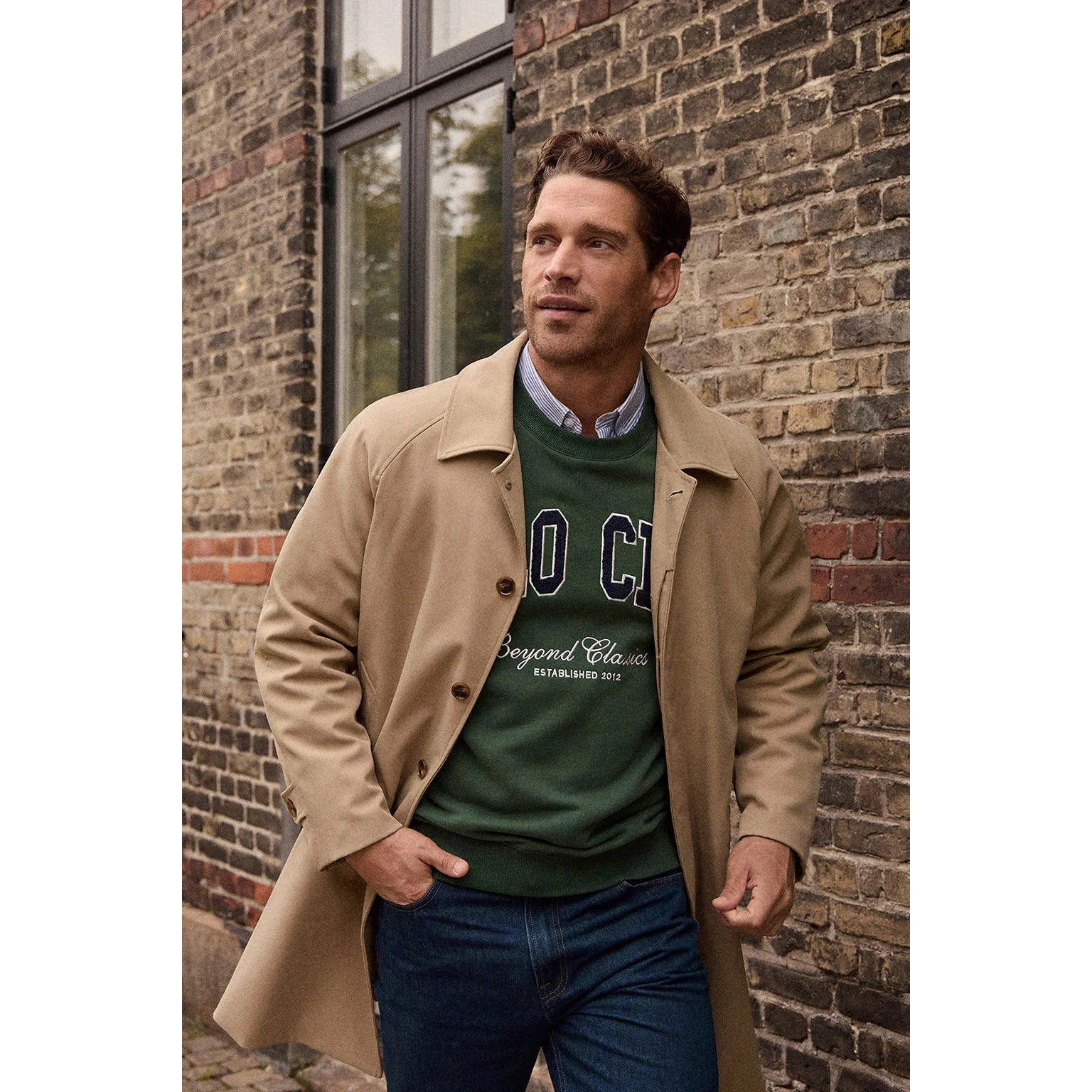 Abrigo Clemson color piedra con logo Polo Club