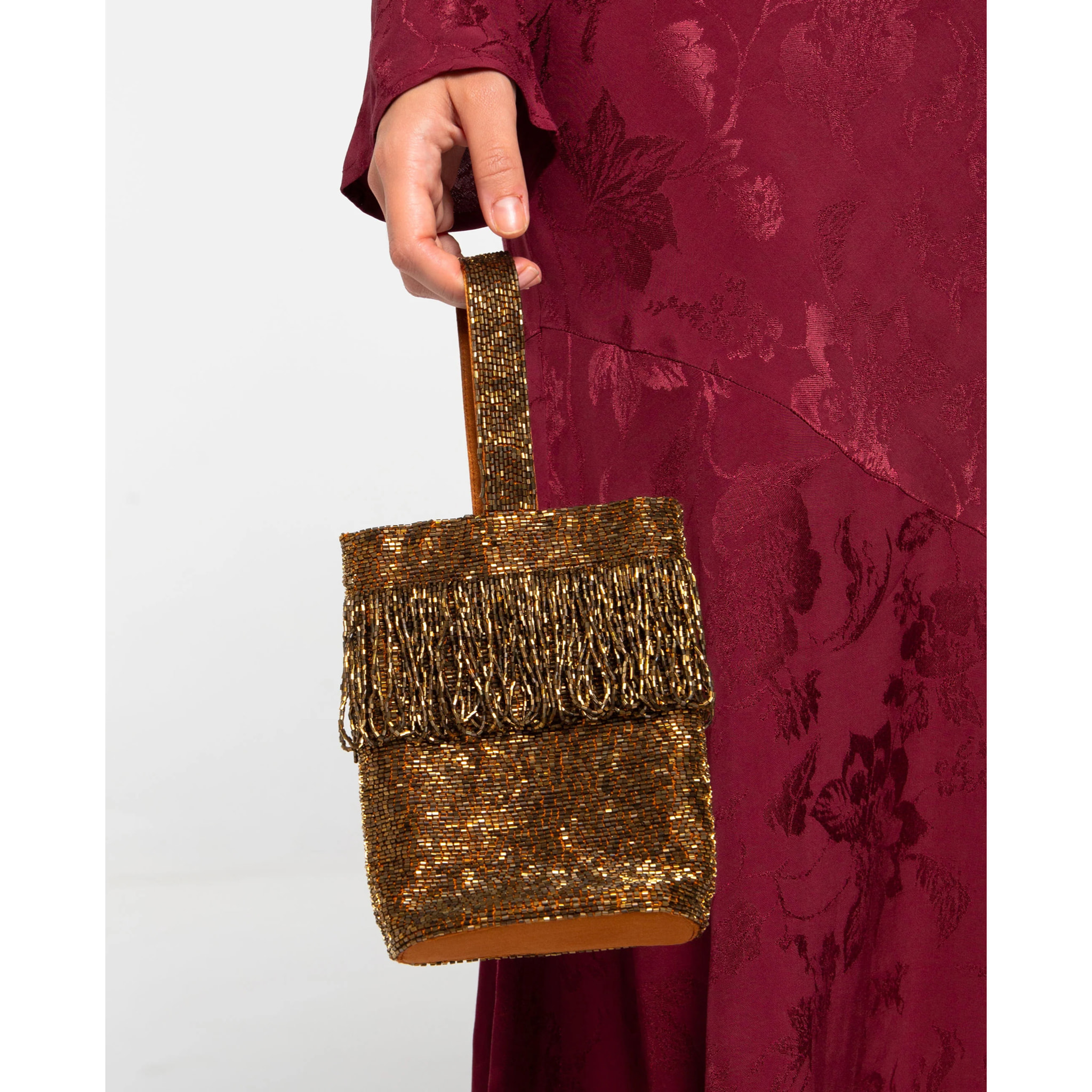 Bolso de mano con nudo en el asa