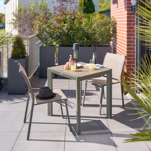 Table de jardin "Évasion" effet bois lin & vert laurier 2 places lates en aluminium