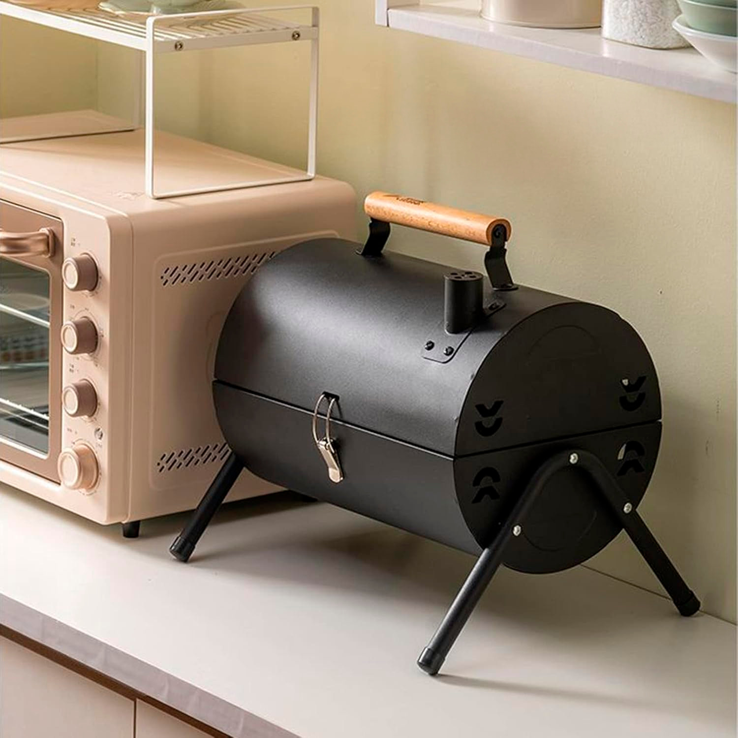 Barbacoa de carbón con chimenea, asa, 2 bandejas de grill y 2 bandejas de horno.