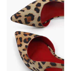 Scarpa con tacco alto e scollatura profonda con stampa leopardata