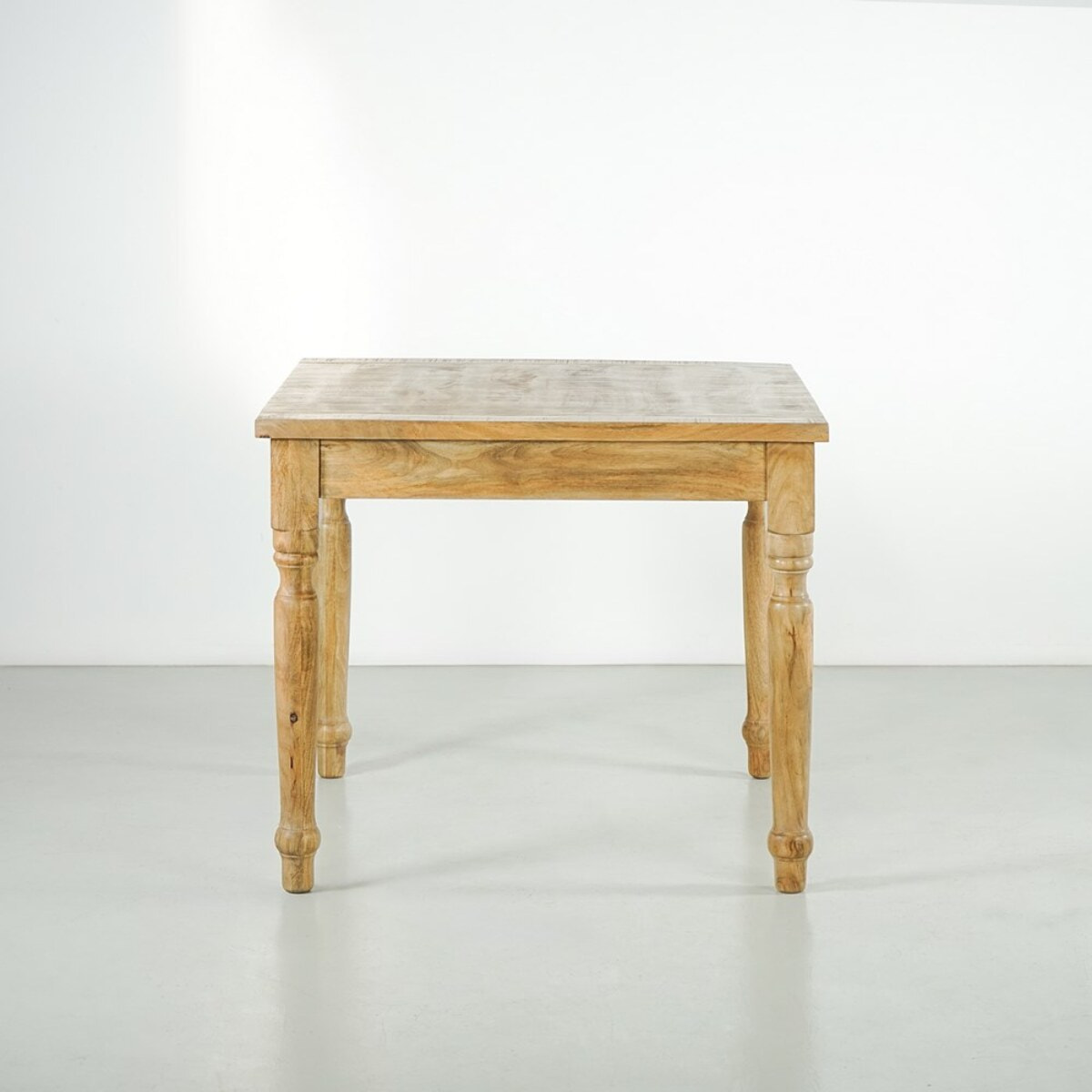 Tavolo da pranzo quadrato in mango beige decapato 80x80x77 - Salento