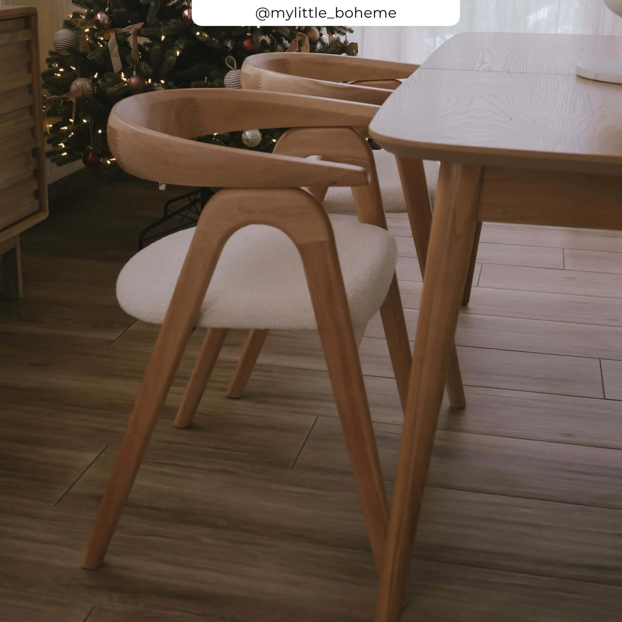 Chaise en bois d'hévéa clair et tissu bouclé crème - Hawa