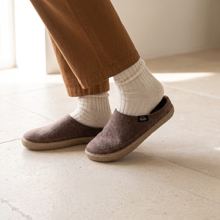 Zapatillas de casa , Zueco Terra