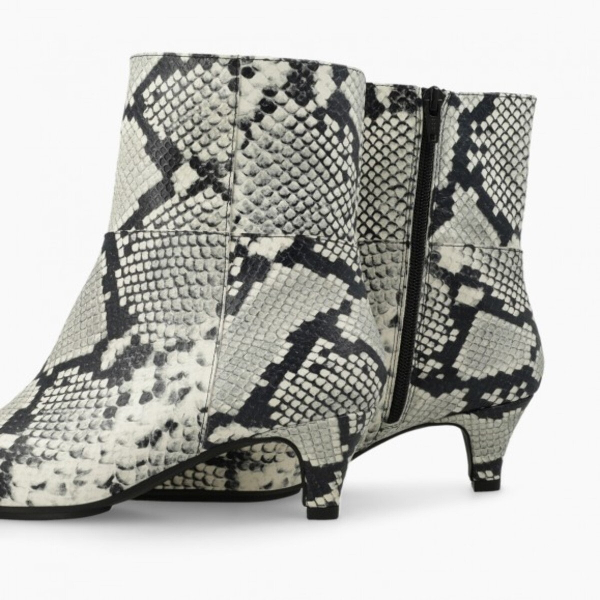 BOTINES ANIMAL PRINT CHIKI