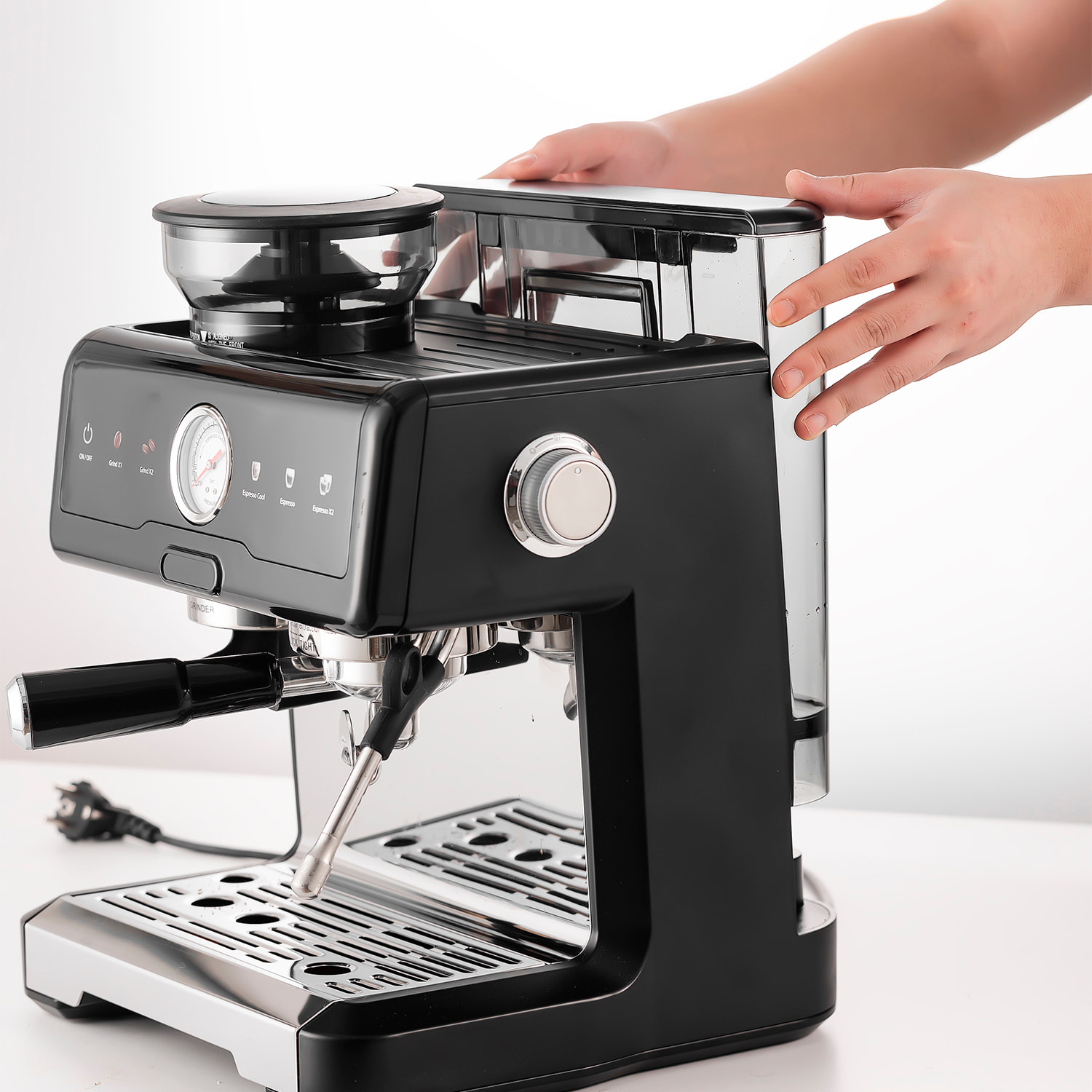 Cafetera de 2200W con 20 niveles de molido y sistema dual para café frío o caliente. Pantalla táctil, varilla de vapor, 20 bar de presión y tanque de 2,6 L.