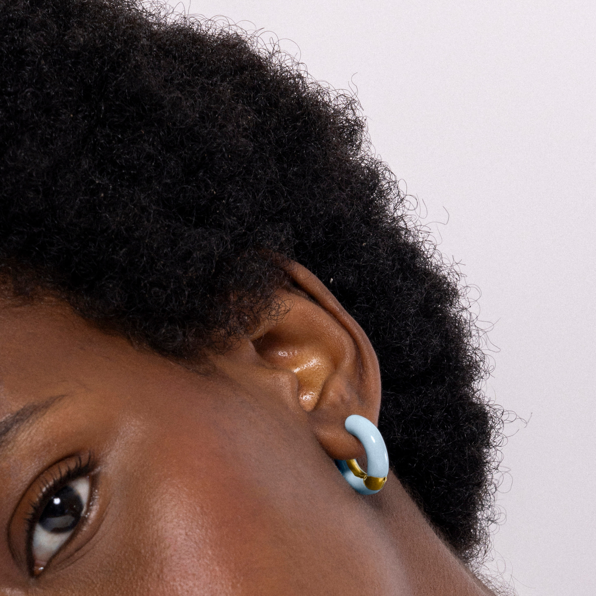 Pendientes acabados en oro amarillo de 18k