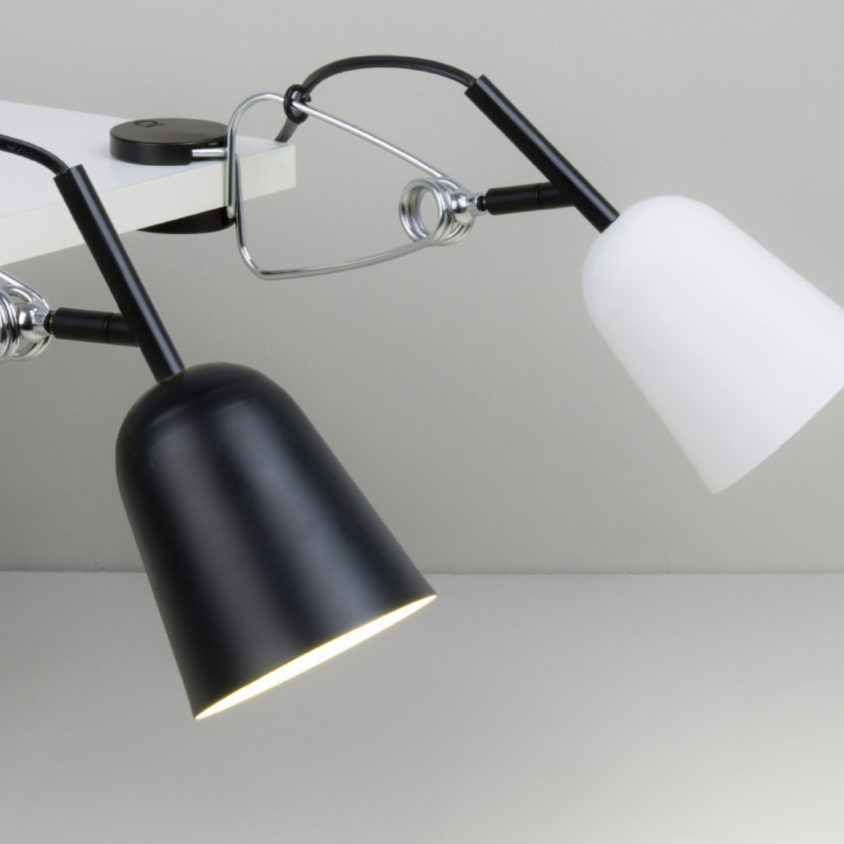 STUDIO Lampe avec pince noire et crème