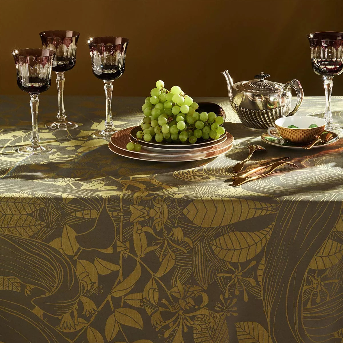 Chemin de table pur coton anti tache motif jacquard Super nature or pale
