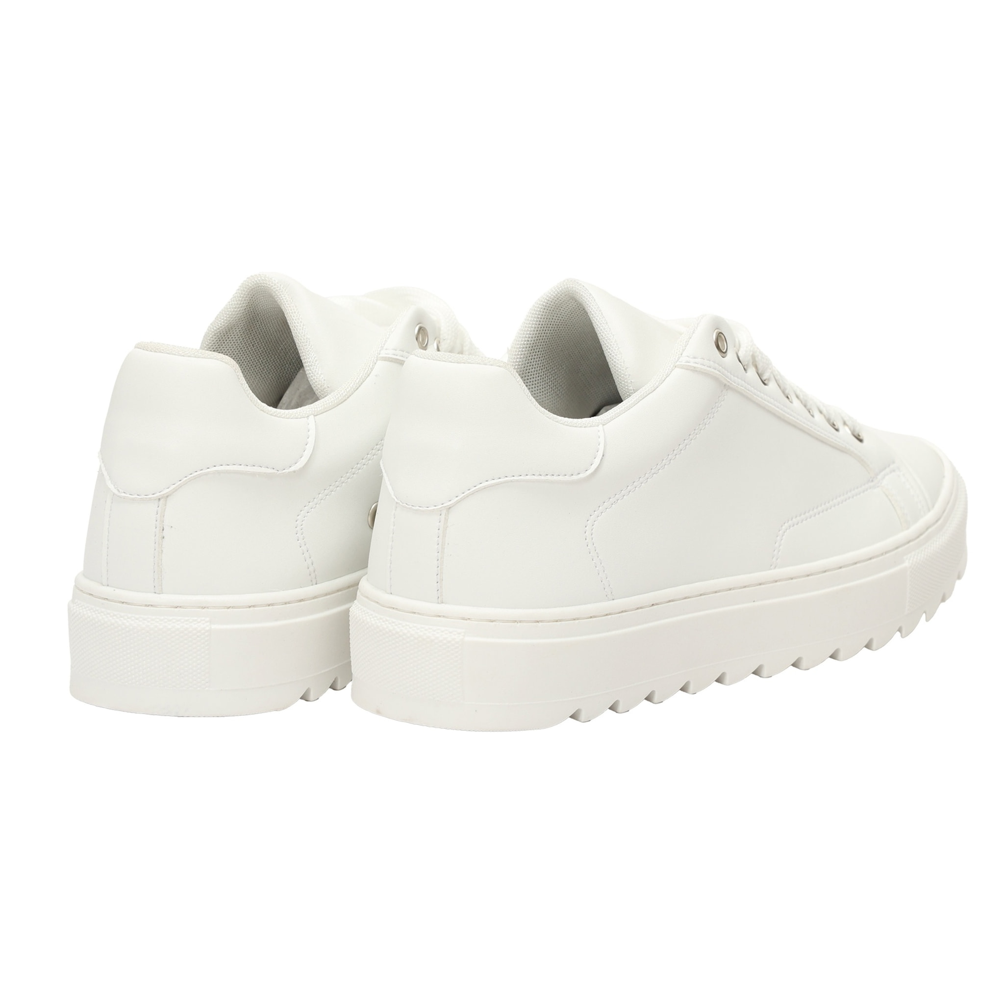 Sneakers in pelle con fondo in gomma