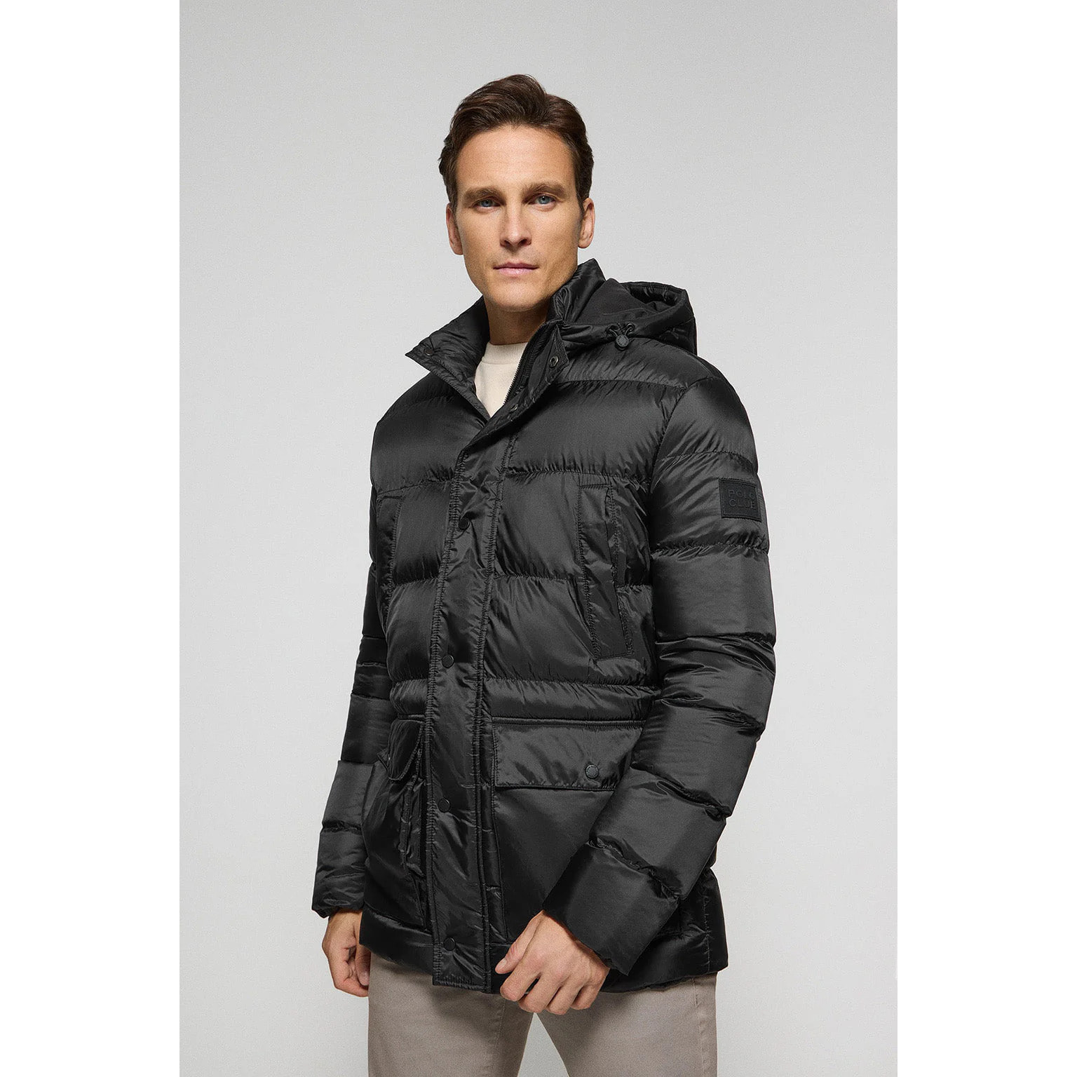 Giaccone nero Greenwich con tasche e cappuccio fisso con particolari Polo Club