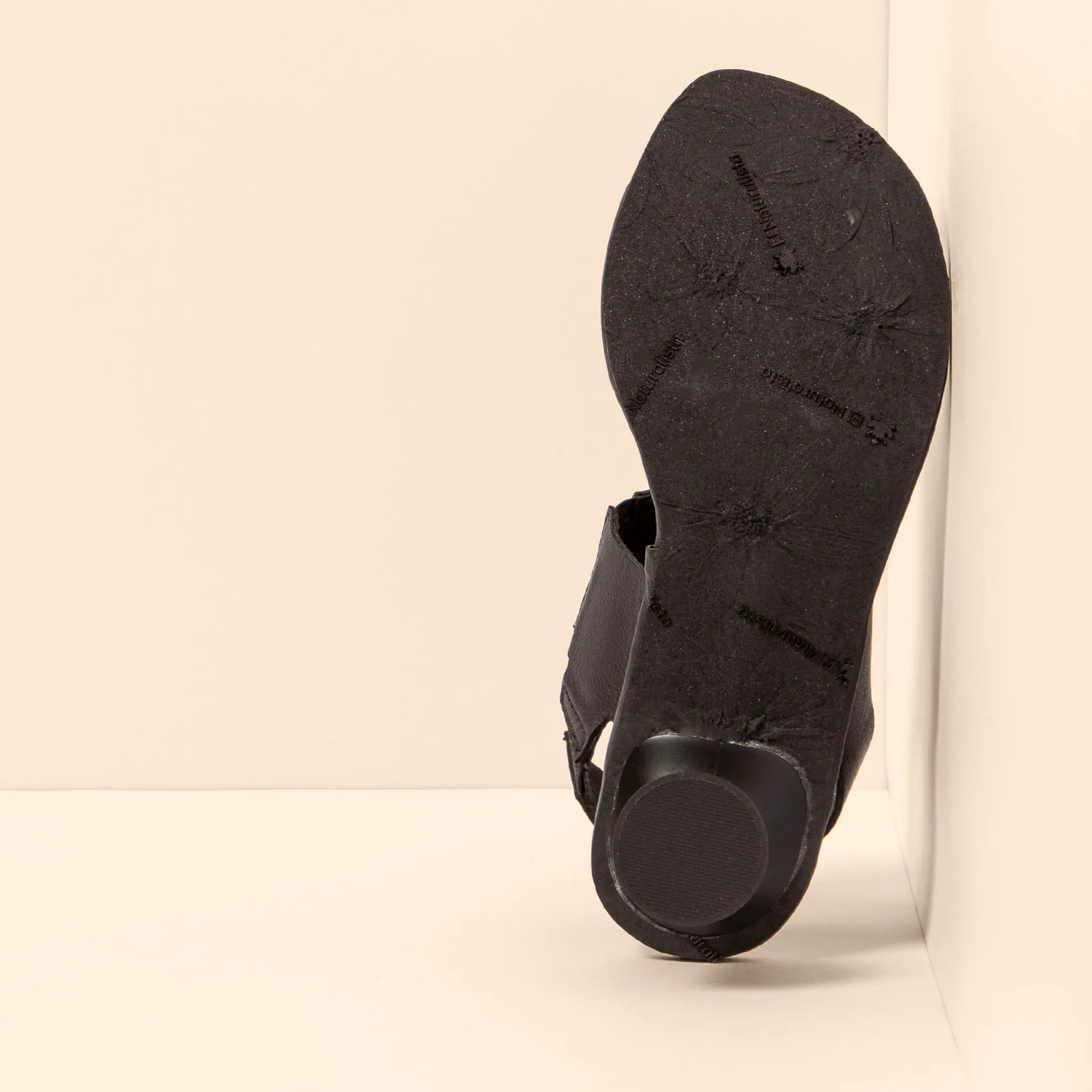 Sandalias con tacón N885 SOFT NAPPA BLACK/ FLORA color Black