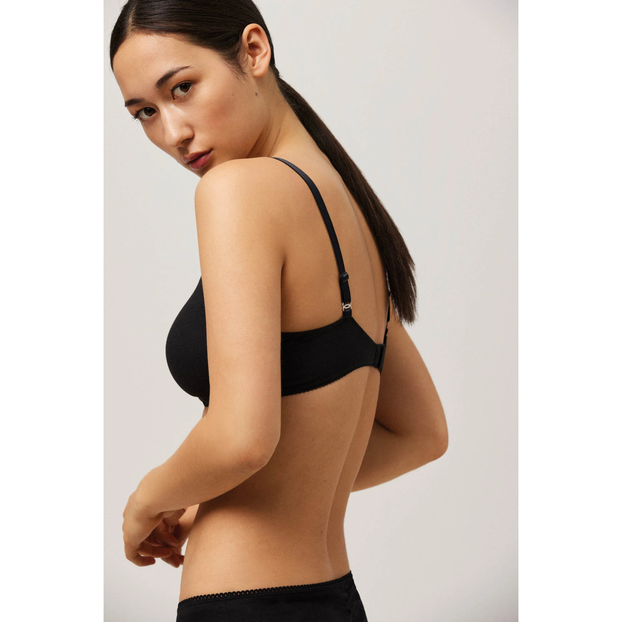 Reggiseno a triangolo senza ferretto con imbottitura in cotone biologico nero, coppa B