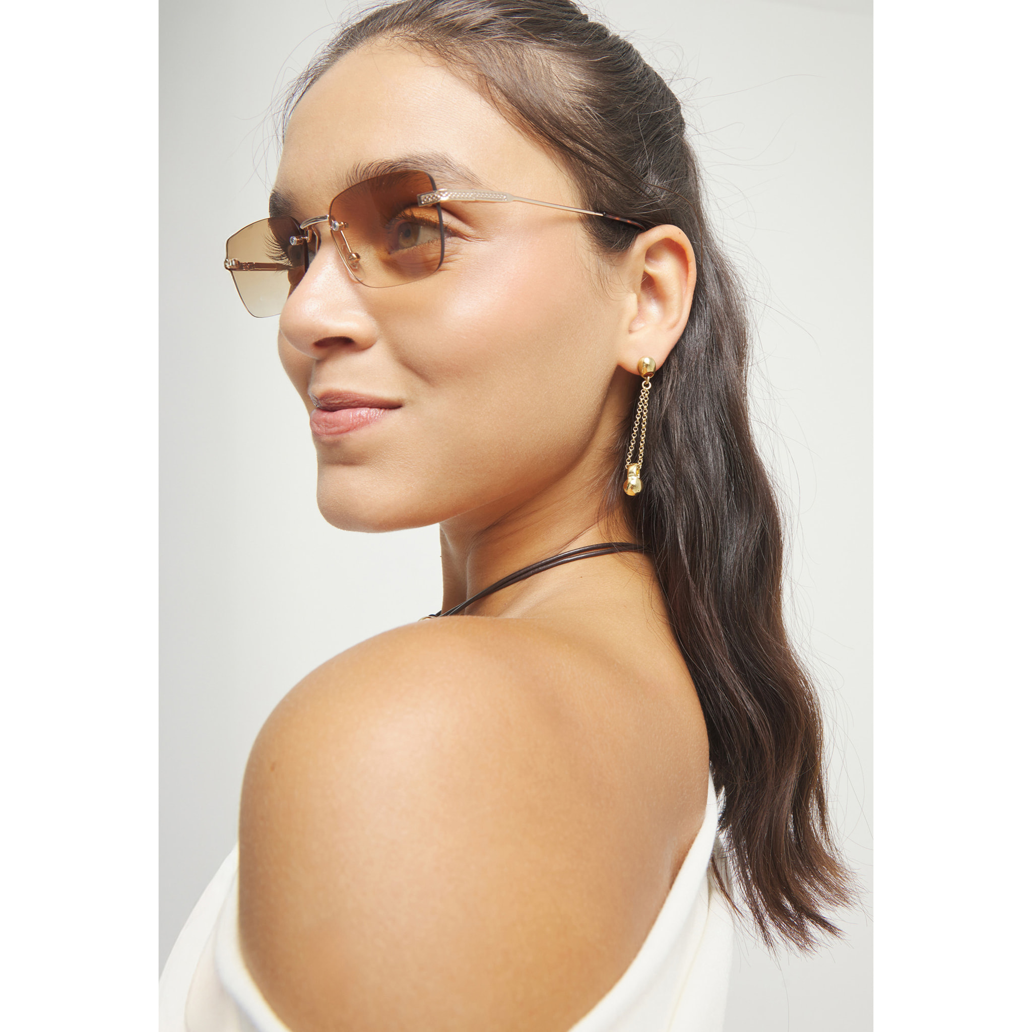 Pendiente GRAVEDAD DORADO U