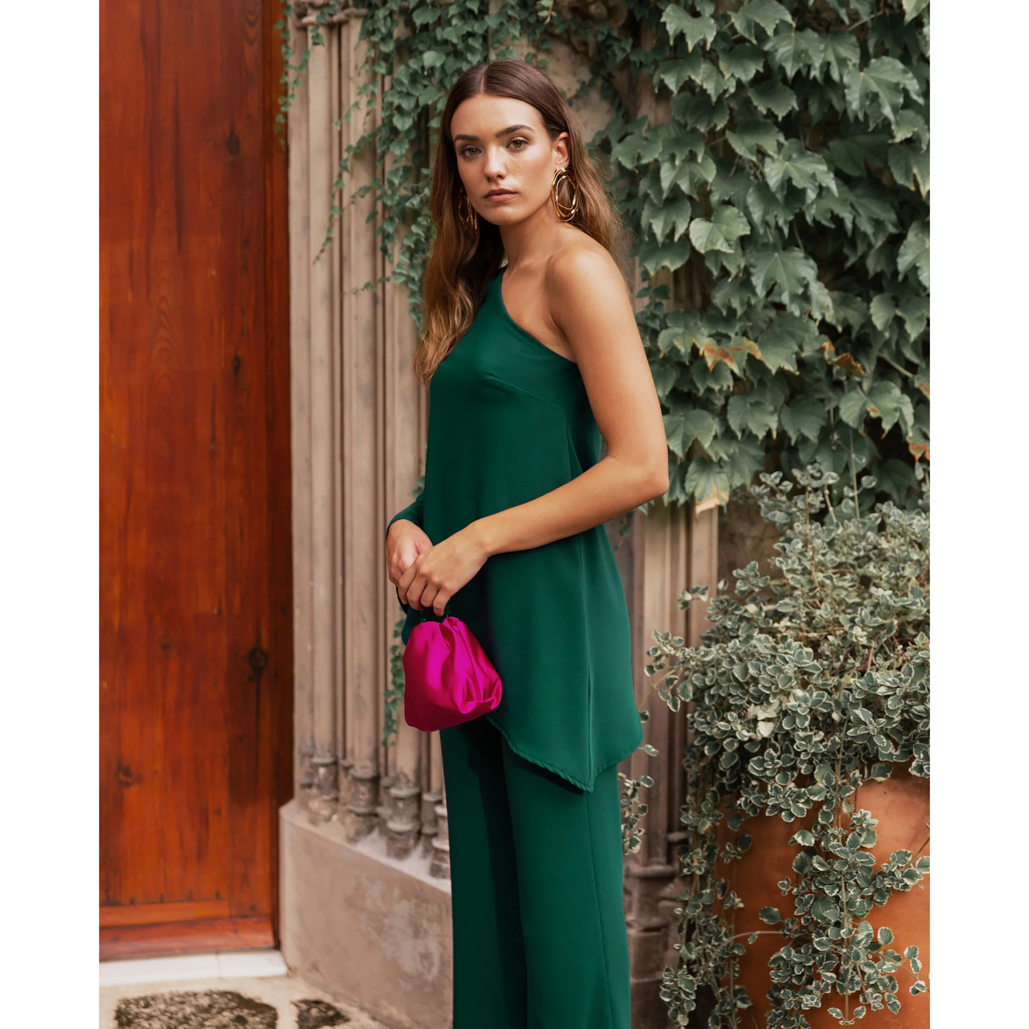 Blusa de mujer asimétrica con manga larga