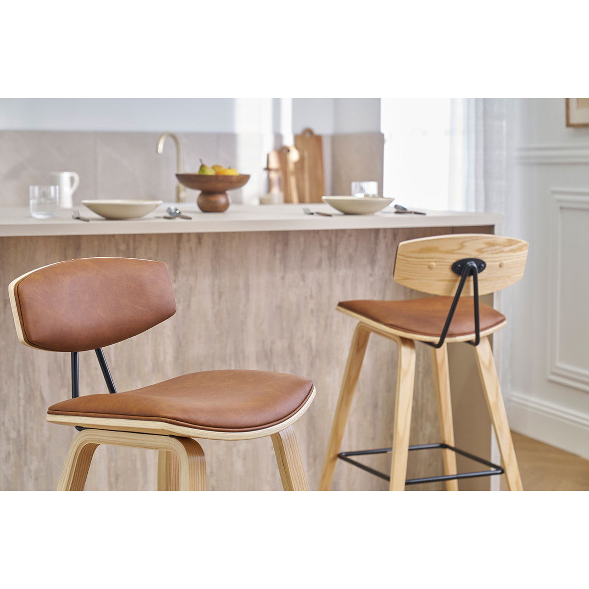 Tabourets de bar design marron et bois clair H69 cm (lot de 2) VASCO